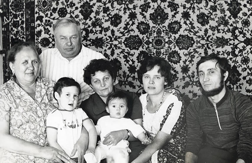 Matrena Dmitrievna, Bronislav Pavlovitch, Maria Andreevna, Anastasia, Nikita, Galina and Alexander. 1977